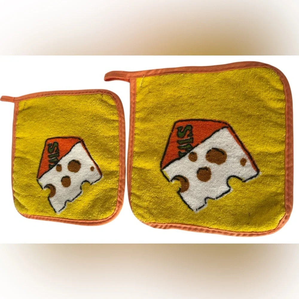 Vintage 1970’s Potholders & Dish Towel with Swiss Cheese & Floral Prints.